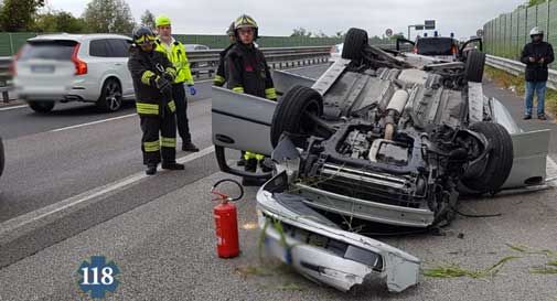 Tragico incidente in tangenziale a Treviso: l'auto si ribalta, muoiono i due occupanti