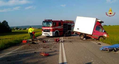 Sernaglia, tragico schianto tra due furgoni: un morto e due feriti