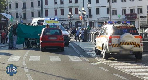 Pieve di Soligo, mamma e figli travolti da un'auto. Grave la donna