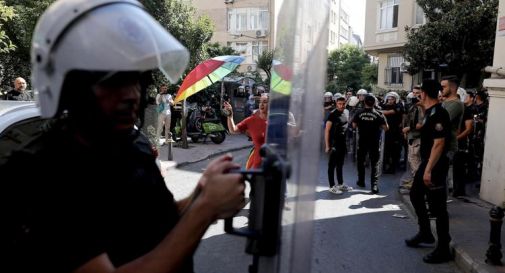 Turchia, protesta per diritti Lgbtq: oltre 200 arresti a Istanbul