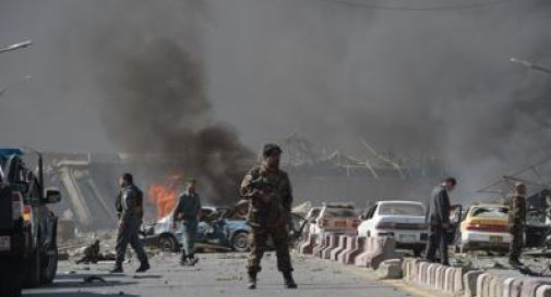 Autobomba a Kabul, è strage: 80 morti