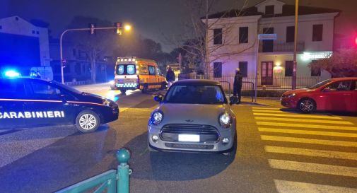 Incidente tra due auto a Treviso, coinvolta anche un'ambulanza