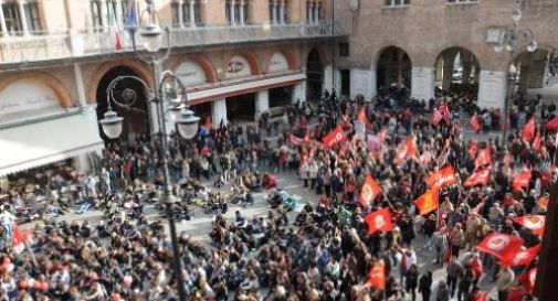 Studenti e sindacati in piazza