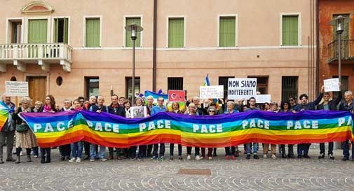 Castelfranco scende in piazza per il popolo curdo, “Solidarietà alle donne di Rojava che dovranno combattere ancora