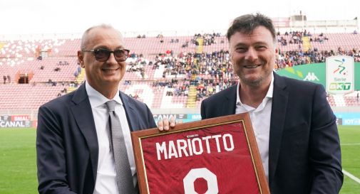 Motta, Massimo Mariotto premiato davanti a quindicimila tifosi