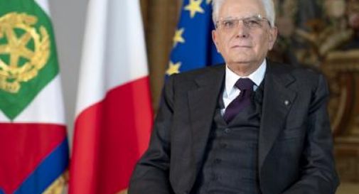 “Eh Giovanni, non vado dal barbiere neanche io…”: il fuorionda di Mattarella che piace agli italiani