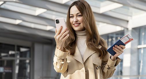 Internet all'estero senza roaming: la eSIM spiegata in 5 punti