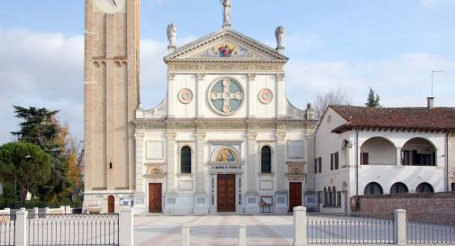 Fulmine blocca l'orologio del campanile