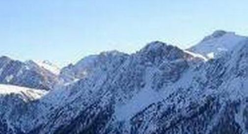 Valanga sul Monte Bianco travolge e uccide due gemelli alpinisti di 22 anni