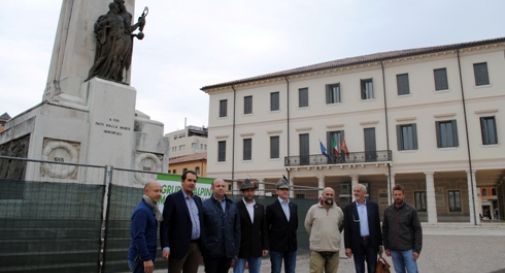 Monumento ai Caduti, restauro con Alpini e Confartigianato