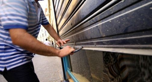 A Mogliano chiudono tre negozi storici