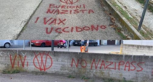 Green pass, a Forlì scritte no vax: 