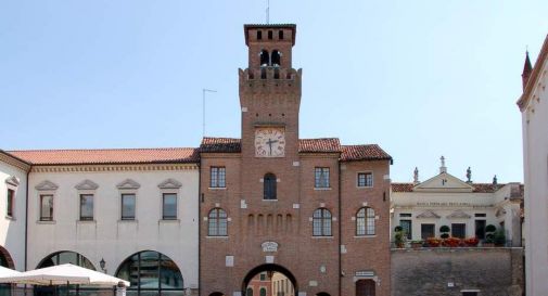 «Rotatoria più comoda in via Battisti»