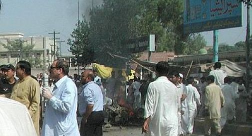 Pakistan, attentato contro sciiti a Karachi: almeno 52 vittime e oltre 120 feriti