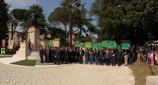 Adunata Alpini Triveneto, tripudio tricolori a Conegliano. Attese 80mila persone