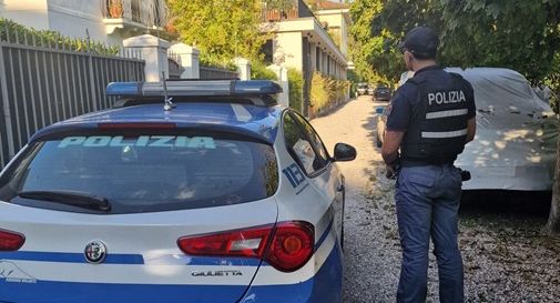 Tentato furto in abitazione a Treviso: residenti sventano il colpo e fanno arrestare due giovani ladri Tentato furto in abitazione a Treviso: residenti sventano il colpo e fanno arrestare due giovani ladri