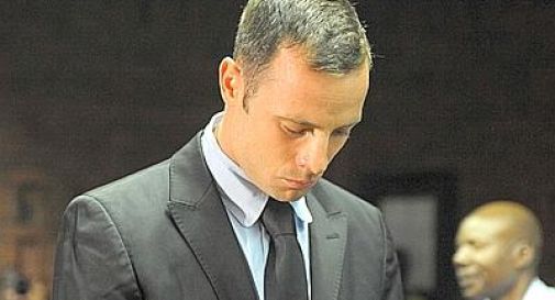Pistorius, ombre sul detective a capo delle indagini: è accusato di 7 tentati omicidi