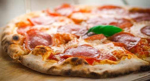 Scappano dalla Germania, 15enni trovati in Veneto: i Carabinieri offrono loro la pizza