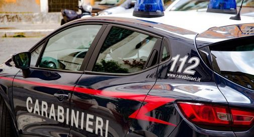 Lo accerchiano in discoteca e poi lo picchiano: 18enne al pronto soccorso