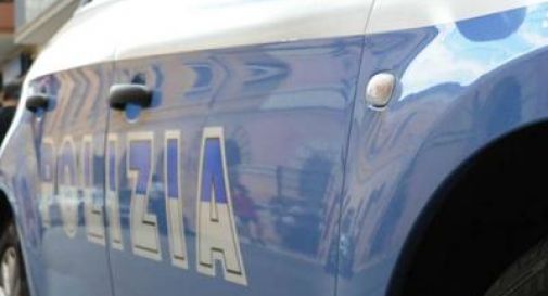 Pugni in faccia alla moglie e calci ai figli, arrestato 57enne