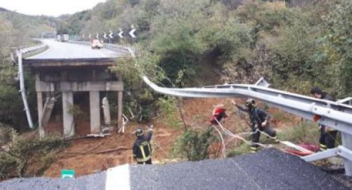 Maltempo, crolla un tratto di autostrada