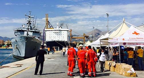 A Palermo nave con oltre 500 profughi. 50 trasferiti in Veneto