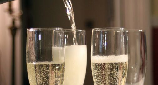 Falso Prosecco: bloccate 30 milioni di lattine in vendita sul web