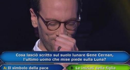 Vince 1 milione al quiz di Scotti senza sapere la risposta, concorrente si confessa