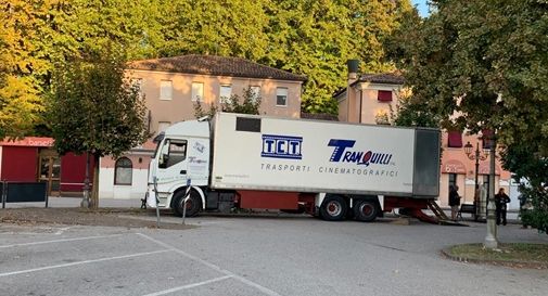 Ciak per il film sui Serenissimi a Ponte di Piave: riprese al bar