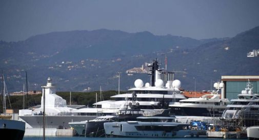 Il super yacht è di Putin? Mistero a Marina di Carrara