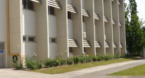 Vandali al liceo Marconi: distrutta la cassetta antincendio