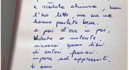 Chi ha scritto questo biglietto d'amore? Parte la caccia su Facebook