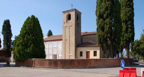 Ladri al cimitero