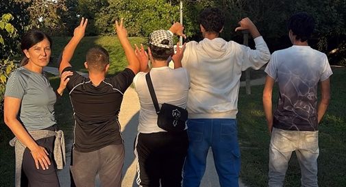 Prima la pulizia del parco che avevano sporcato a Casale, poi le camminate con la sindaca