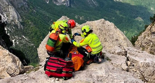 Scivola per diversi metri, alpinista ricoverato in gravi condizioni 