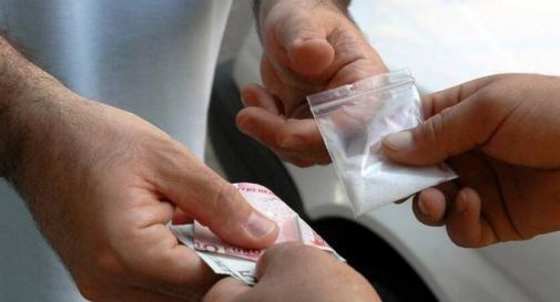 Blitz antidroga ai laghetti: un arresto e una denuncia
