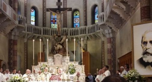  Grande folla in Duomo a Pieve di Soligo.