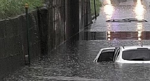 Donna bloccata in un sottopassaggio rischia l'annegamento