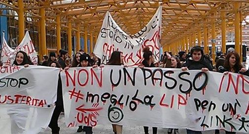 Scuola, da Milano a Napoli studenti in piazza nel giorno della riforma