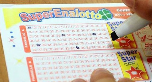 Vince 23mila euro al SuperEnalotto e sfiora il jackpot da quasi 200 milioni