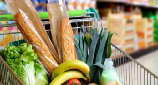 Accelera l'inflazione: aumento su generi alimentari e tabacchi