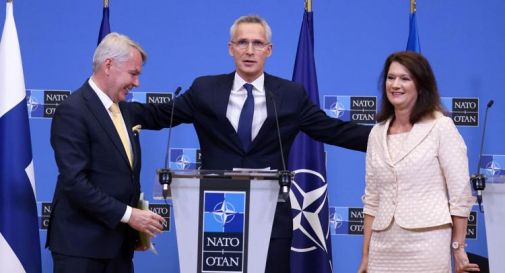 Nato, Svezia e Finlandia firmano protocollo di adesione