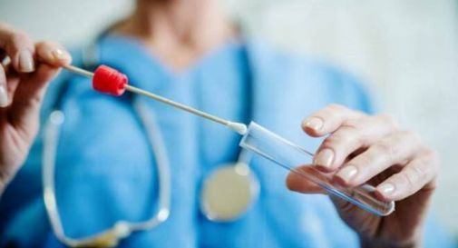 Pd Veneto: «Necessari i tamponi di terza generazione e il dosaggio delle immunoglobuline del personale sanitario vaccinato»