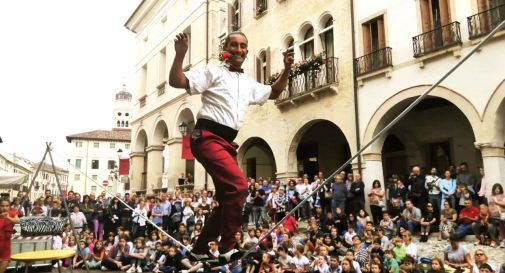 artisti di strada conegliano