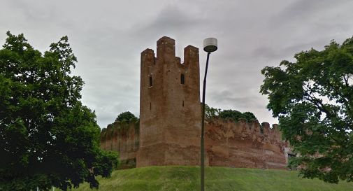 Castelfranco si tinge di lilla per la Giornata mondiale sui Disturbi del Comportamento Alimentare