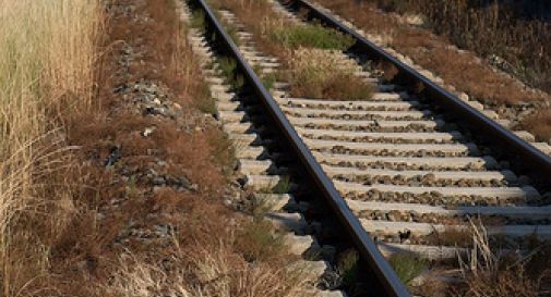 Treno guasto, sbarre chiuse mezz’ora