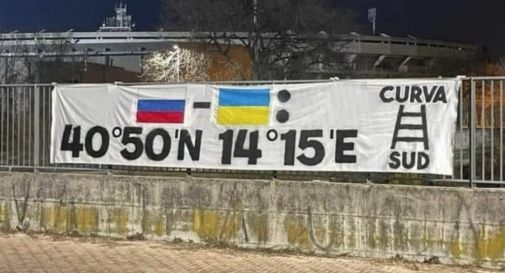 Ucraina: allo stadio di Verona striscione con le coordinate di Napoli 