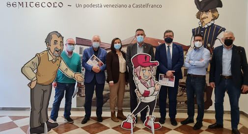 Da sinistra: Carlo Simioni (ottimizzatore del progetto), Gianfranco Giovine (Assessore al Turismo), Roberta Garbuio (Assessore alla Cultura), Stefano Marcon (Sindaco di Castelfranco), Domenico Battiloro (Presidente Lions Club), Valentino Villanova (disegnatore dei fumetti), Giacinto Cecchetto (storico che ha curato i contenuti della mostra).