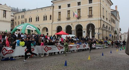 Oltre 1100 studenti in corsa in via XX Settembre a Conegliano