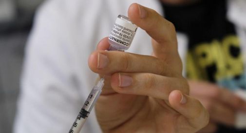 Vaccino Covid e antinfluenzale insieme, via libera dell'Oms